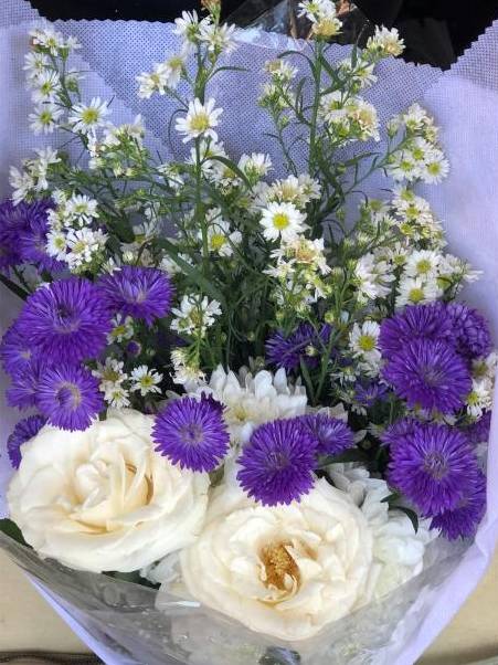 Same-day floral installation background